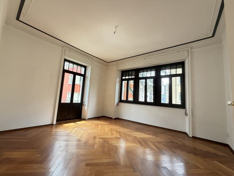 APPARTAMENTO 5.5 LOCALI IN ELEGANTE VILLA D'EPOCA, IN CENTRO CITTÀ (7)
