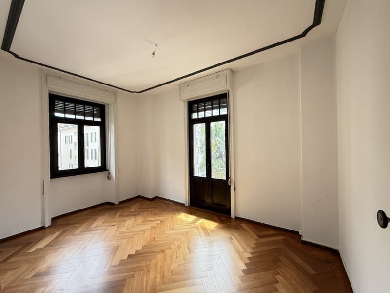 UFFICIO DI 6.5 LOCALI IN ELEGANTE VILLA D'EPOCA, IN CENTRO CITTÀ (4)
