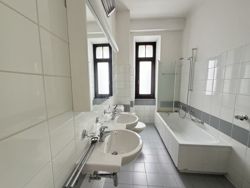 UFFICIO DI 6.5 LOCALI IN ELEGANTE VILLA D'EPOCA, IN CENTRO CITTÀ (9)