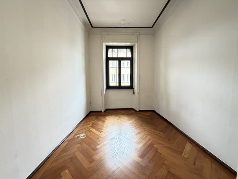 UFFICIO DI 6.5 LOCALI IN ELEGANTE VILLA D'EPOCA, IN CENTRO CITTÀ (6)