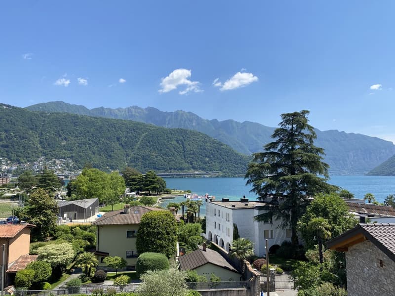 SPLENDIDO ATTICO - 5 LOCALI CON TERRAZZA PANORAMICA  SUL LAGO (8)