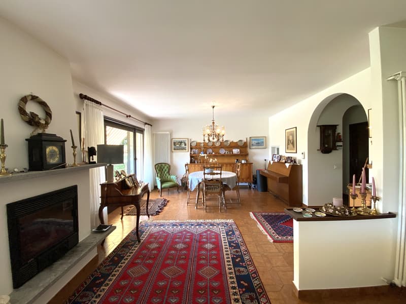 CASA CON TERRENO EDIFICABILE (2)
