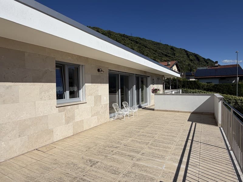 VILLA CON AMBIENTI LUMINOSI E MAGNIFICA TERRAZZA PANORAMICA (4)