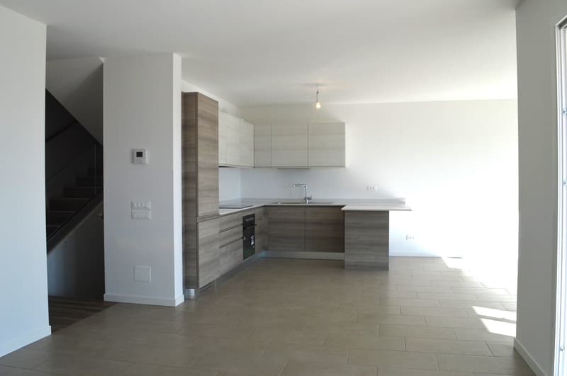 VILLA UNIFAMILIARE DI 5.5 LOCALI CON GIARDINO (5)