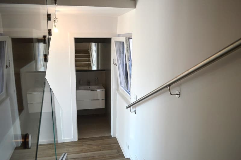 VILLA UNIFAMILIARE DI 5.5 LOCALI CON GIARDINO (7)