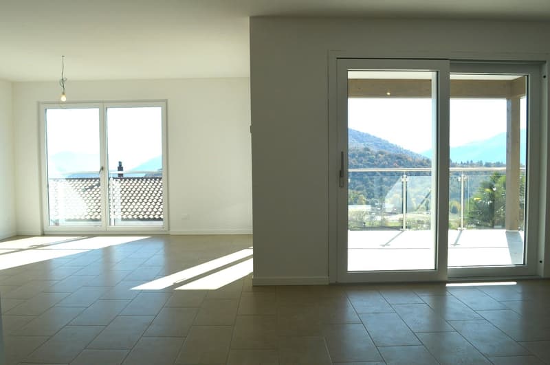 VILLA UNIFAMILIARE DI 5.5 LOCALI CON GIARDINO (6)