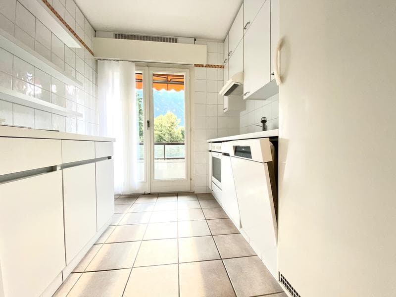 APPARTAMENTO DI 4.5 LOCALI IN RESIDENZA DIRETTAMENTE SUL LAGO (8)