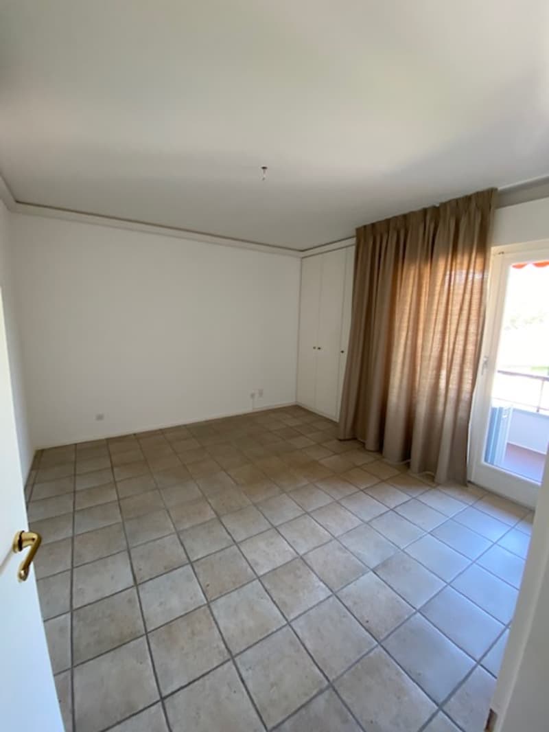 APPARTAMENTO DI 4.5 LOCALI IN RESIDENZA DIRETTAMENTE SUL LAGO (7)
