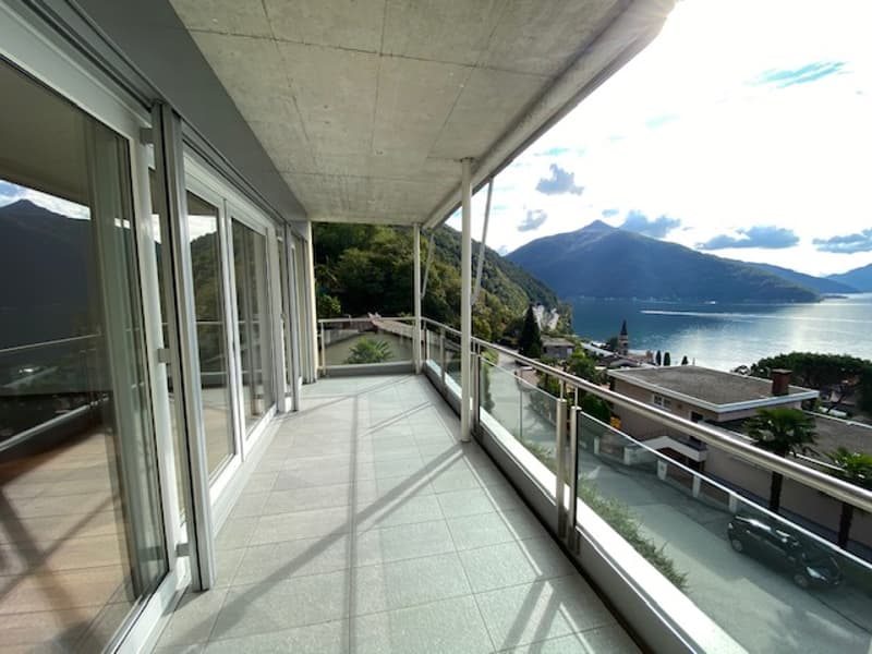 APPARTAMENTO 5.5 LOCALI CON MERAVIGLIOSA VISTA LAGO (2)