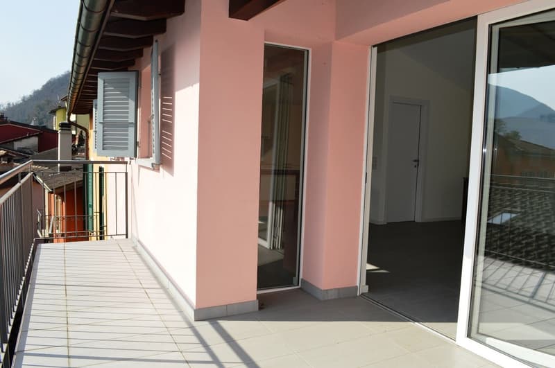 CASA DI NUCLEO COMPLETAMENTE RISTRUTTURATA CON TERRAZZA (6)
