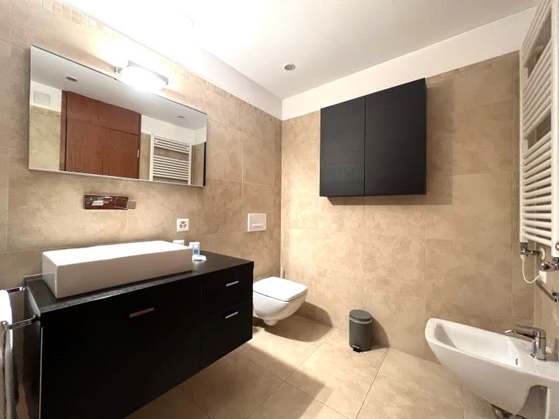 ELEGANTE APPARTAMENTO AMMOBILIATO DI 4.5 LOCALI CON TERRAZZE E VISTA LAGO CASSARATE (11)