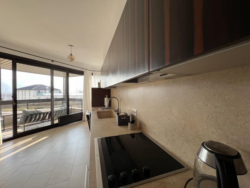 ELEGANTE APPARTAMENTO AMMOBILIATO DI 4.5 LOCALI CON TERRAZZE E VISTA LAGO CASSARATE (6)