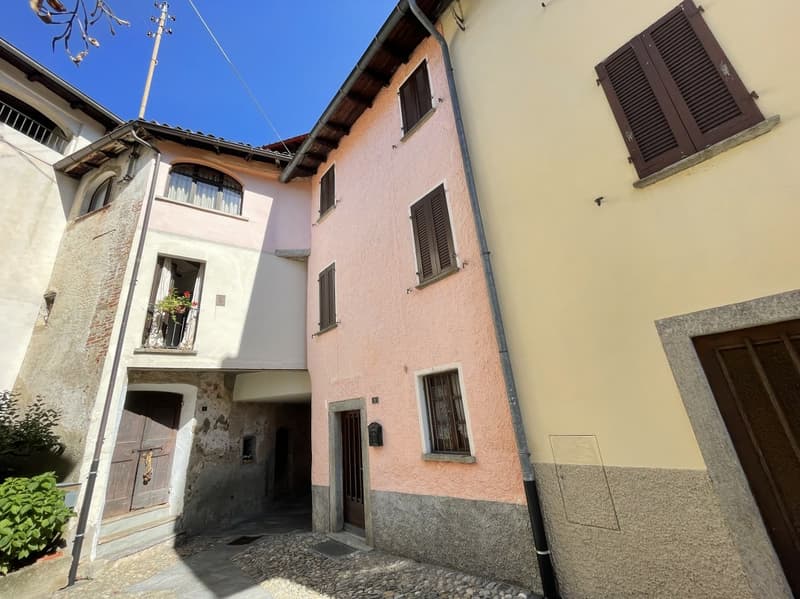 CASA D'EPOCA NEL NUCLEO (2)