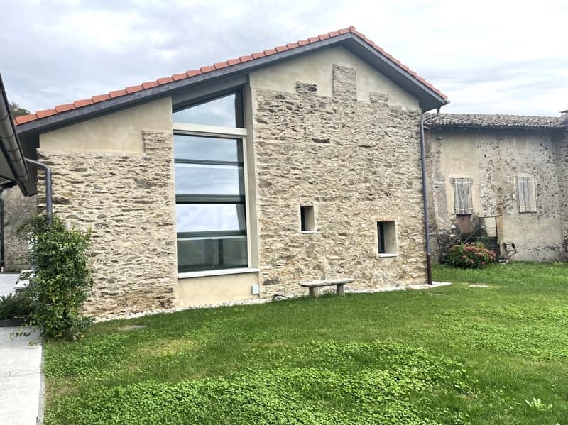 SPLENDIDO RUSTICO RISTRUTTURATO CON GIARDINO PRIVATO E VISTA PANORAMICA (1)