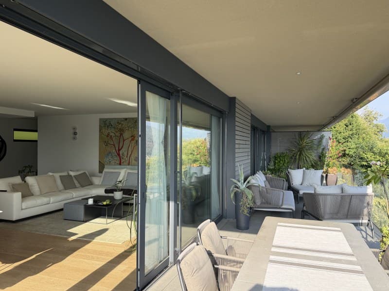 APPARTAMENTO DI 3,5 LOCALI ARREDATO CON VISTA LAGO, GIARDINO E TERRAZZE PANORAMICHE (3)
