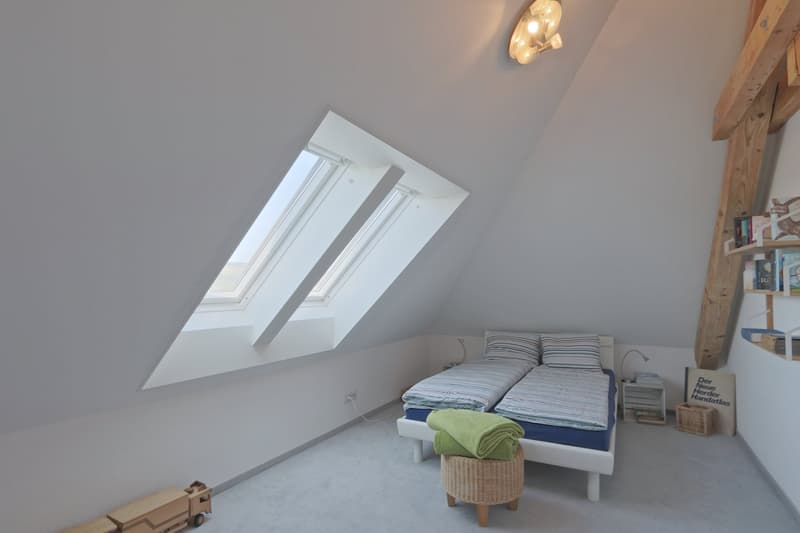 Weiters Schlafzimmer im Dachgeschoss.