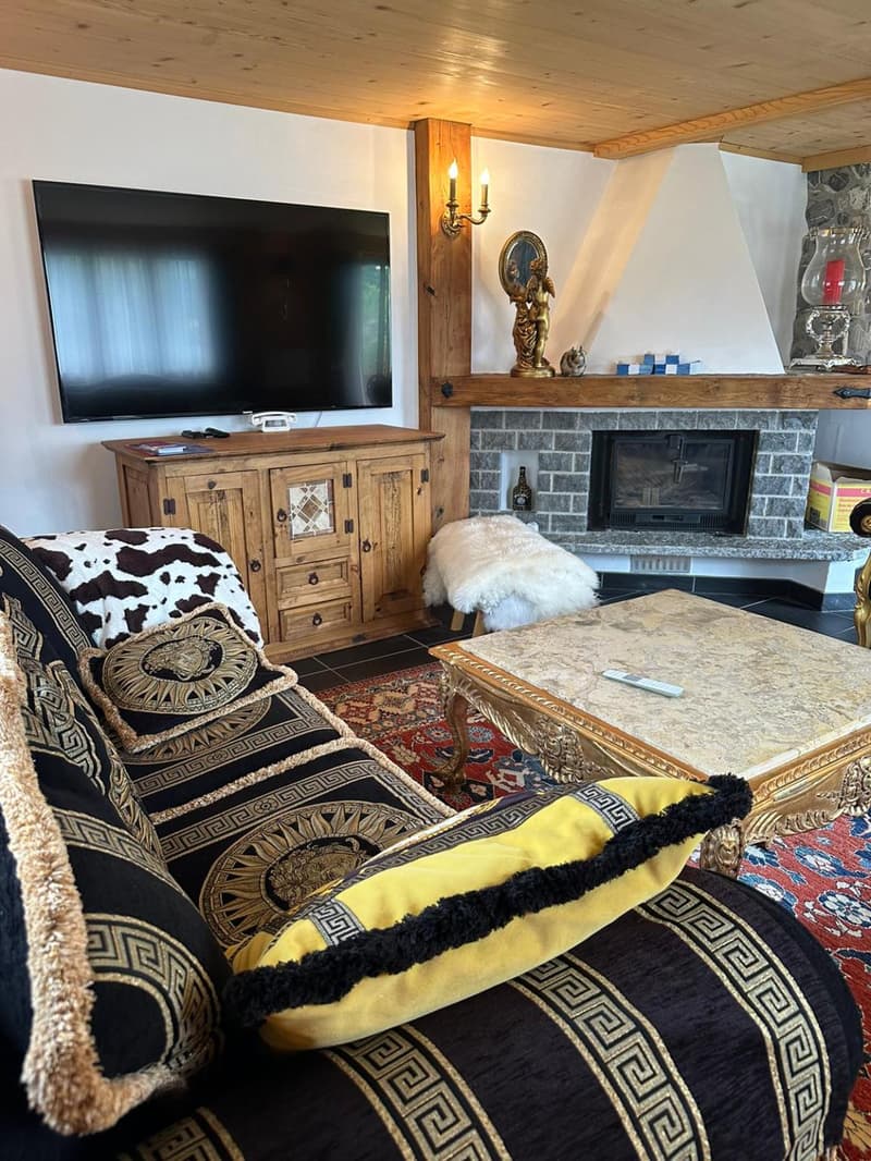 Charming Alpine Chalet with Garden and Separate Unit (9)