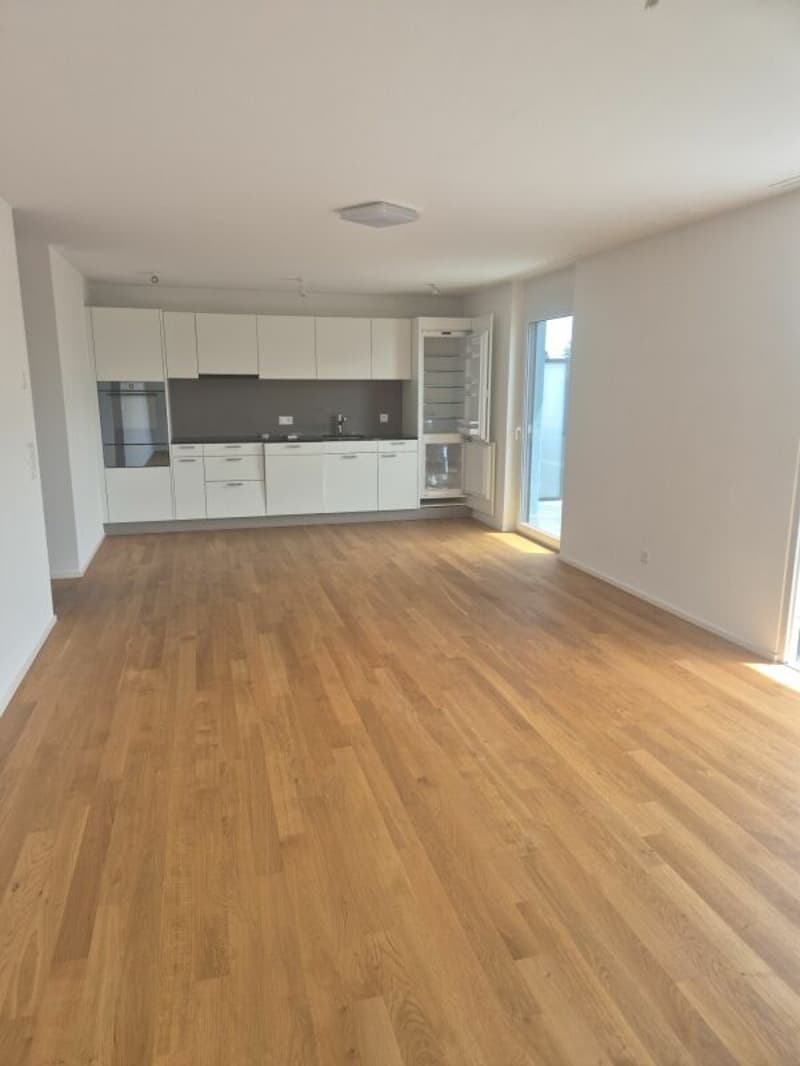 Hochwertige 3.5-Zimmerwohnung mit Weitsicht auf die Alpen (3)