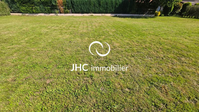 Terrain à bâtir de 670 m2 à Collombey - cadre paisible et proche de la zone commerciale (1)