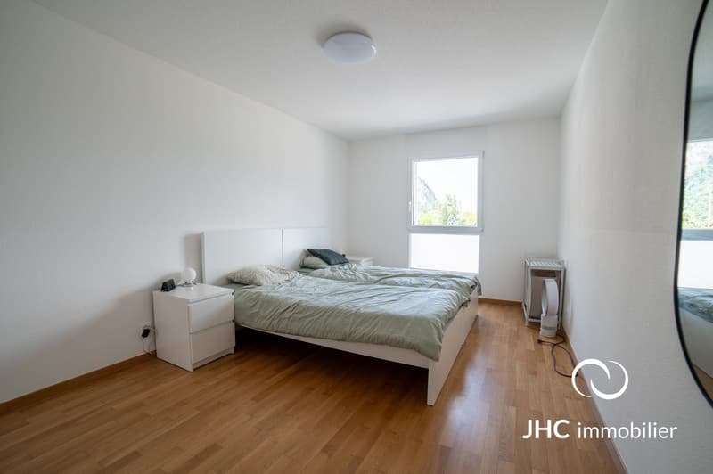 Appartement moderne de 3.5 pièces avec balcon et deux places de parc au cœur du village de Vouvry (6)