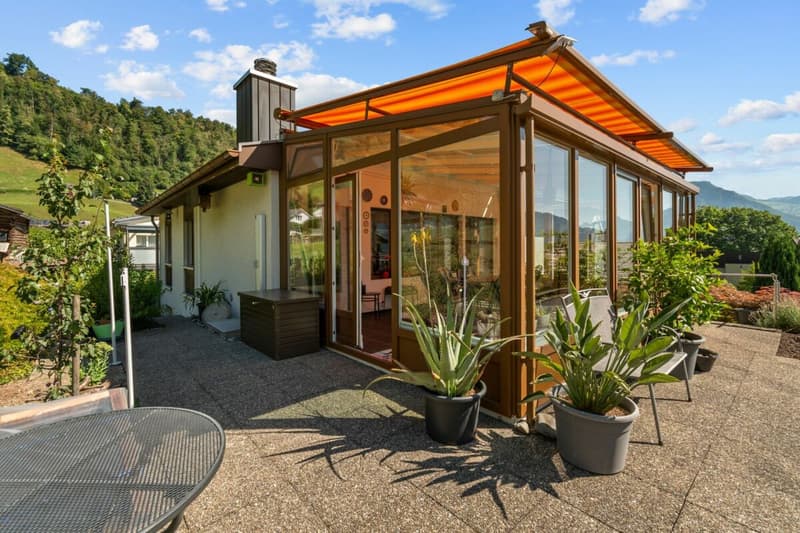 Familienparadies mit Sauna, Wintergarten & Weitblick ins Grüne (3)