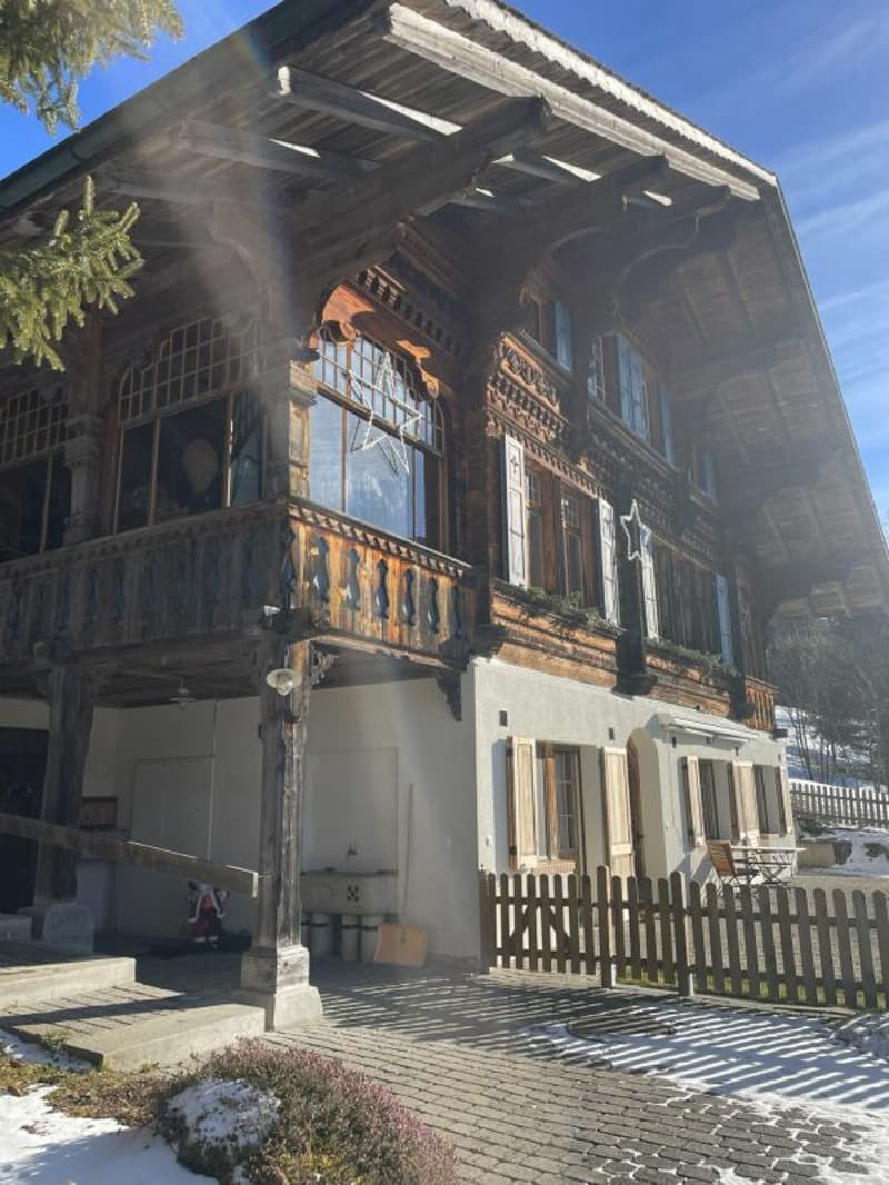 Schönes Chalet mit drei Eigentumswohnungen