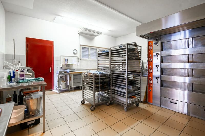 Etablierte Bäckerei mit Umnutzungspotenzial im Dorfkern von Welschenrohr (13)