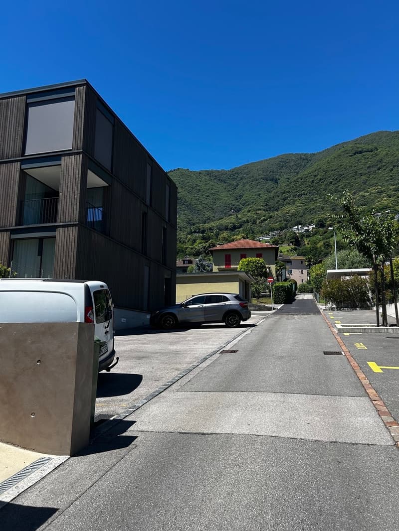 Posteggio esterno a Minusio (3)