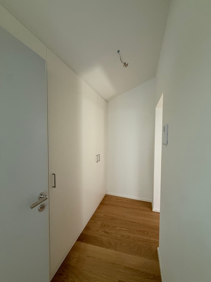 Affittasi monolocale mansardato in centro Locarno (6)