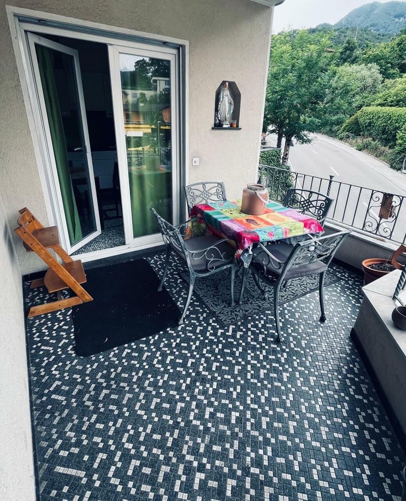 Vendesi appartamento di 5.5 locali al primo piano in casa bifamiliare (3)