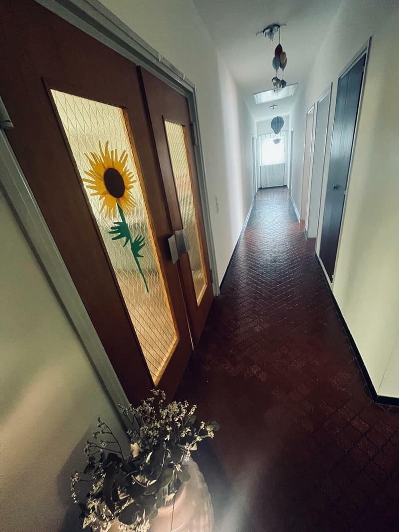 Vendesi appartamento di 5.5 locali al primo piano in casa bifamiliare (6)