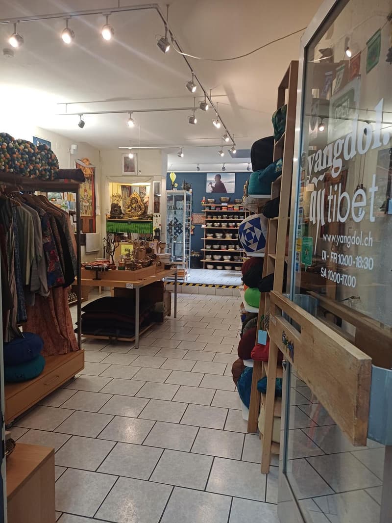 Attraktives Ladenlokal in der Altstadt von Bern zu vermieten (4)