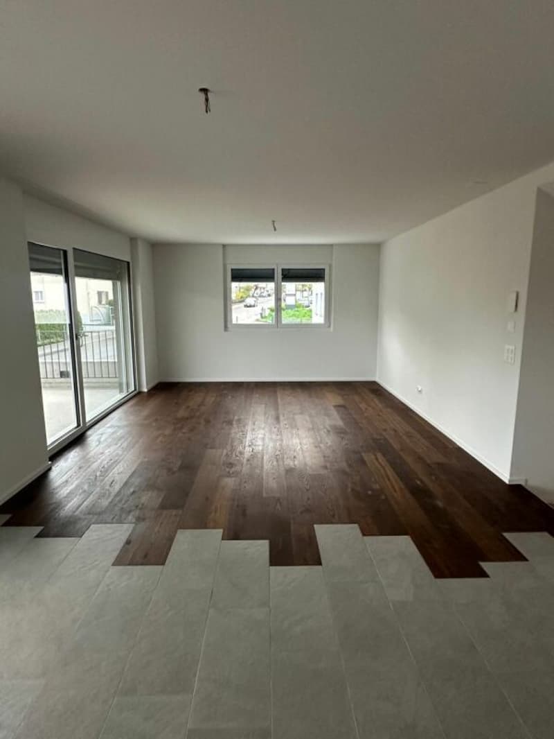 2.5 Zi. Wohnung im 1.OG mit grossem Balkon (2)