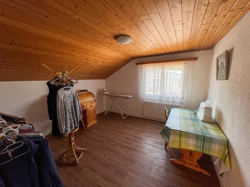 Charmantes 4,5-Zimmer-Einfamilienhaus mit grossem Garten und viel Potenzial (15)
