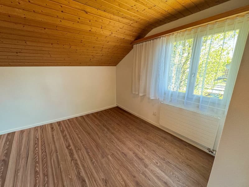 Charmantes 4,5-Zimmer-Einfamilienhaus mit grossem Garten und viel Potenzial (13)