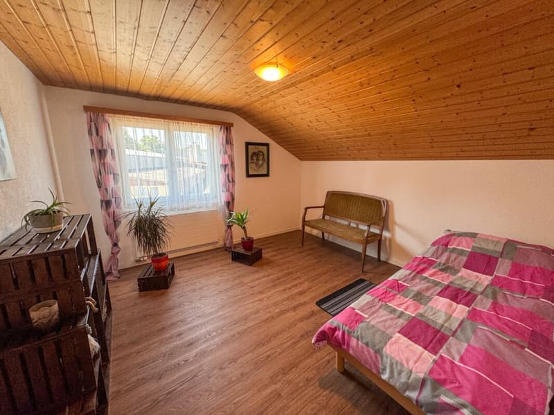 Charmantes 4,5-Zimmer-Einfamilienhaus mit grossem Garten und viel Potenzial (11)
