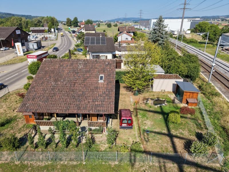 Charmantes 4,5-Zimmer-Einfamilienhaus mit grossem Garten und viel Potenzial (18)