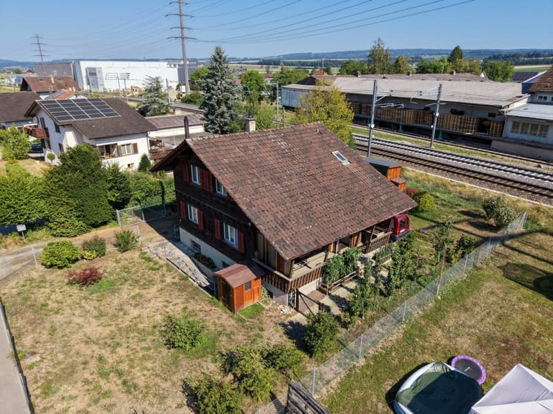 Charmantes 4,5-Zimmer-Einfamilienhaus mit grossem Garten und viel Potenzial (17)