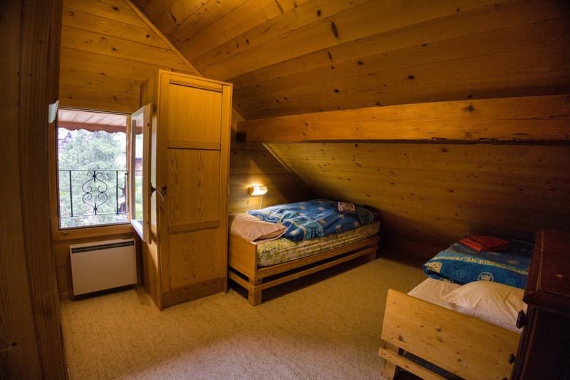 Un chaleureux 3 pièces sous les toits au coeur de Château-d'Oex (7)