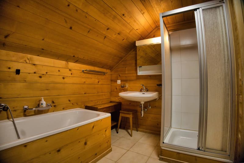 Un chaleureux 3 pièces sous les toits au coeur de Château-d'Oex (8)