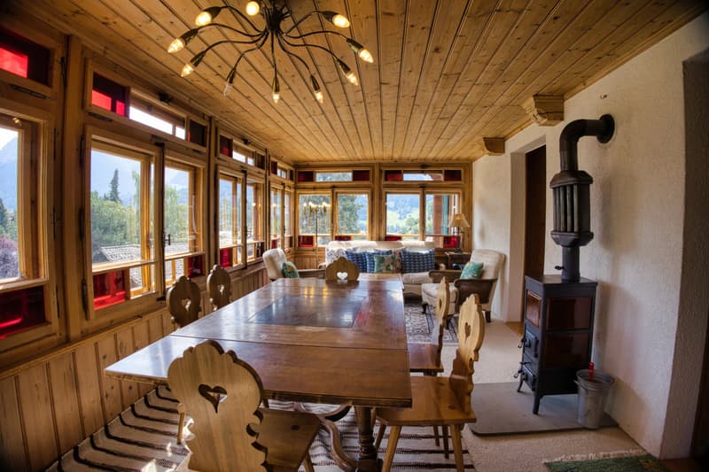 Appartement de caractère de 7 pièces au coeur de Château-d'Oex (3)