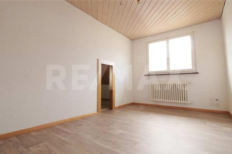 Charmante 3.5-Zimmer-Dachwohnung für Investoren, Paare oder Singles in Rekingen (5)