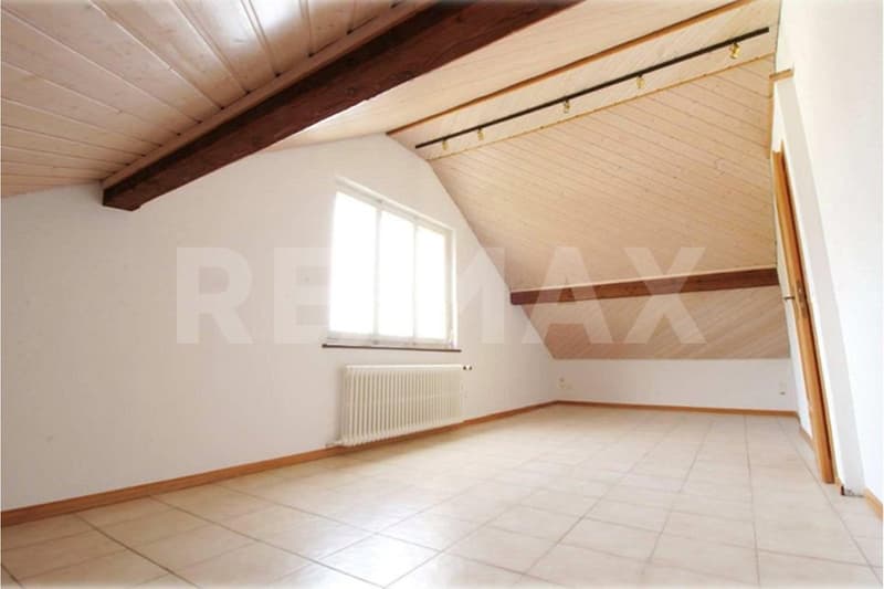 Charmante 3.5-Zimmer-Dachwohnung für Investoren, Paare oder Singles in Rekingen (4)
