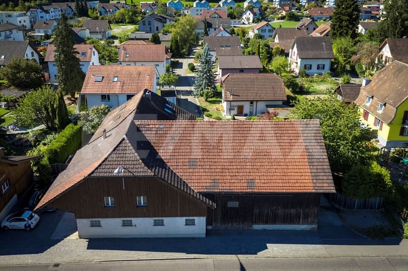 Charaktervolles Bauernhaus mit grossem Schopf und Ökologie in Gränichen (3)