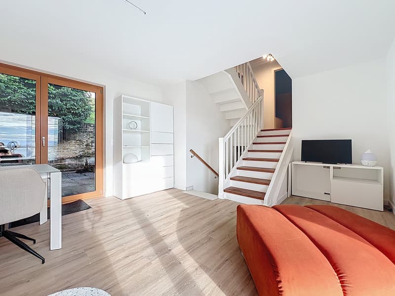 Coup de cœur garanti – villa rénovée avec terrasse et vue sur le lac ! (7)