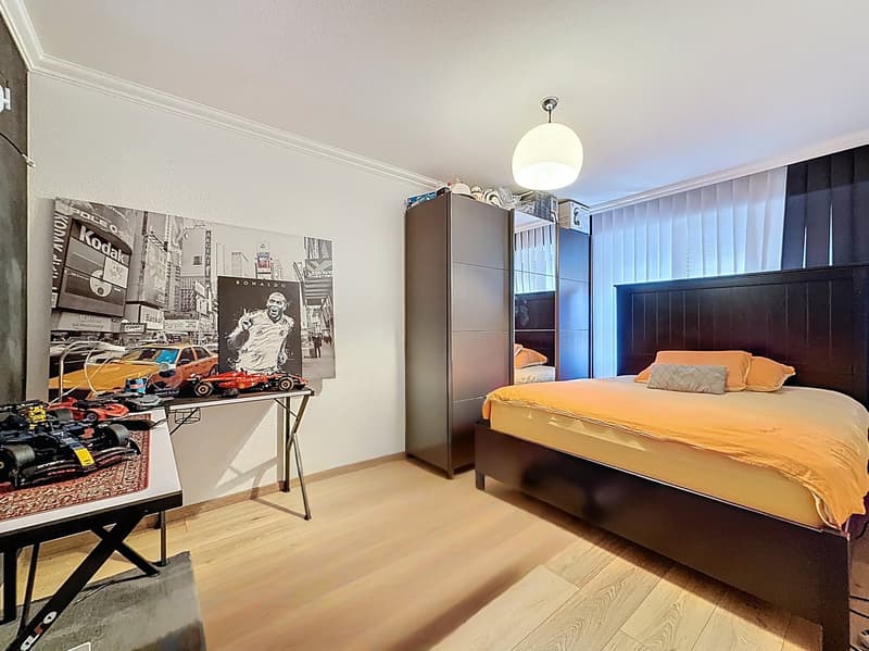 Spacieux appartement de 5.5 pièces contemporain avec veranda lumineuse (9)