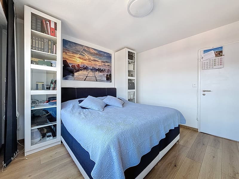 Spacieux appartement de 5.5 pièces contemporain avec veranda lumineuse (7)
