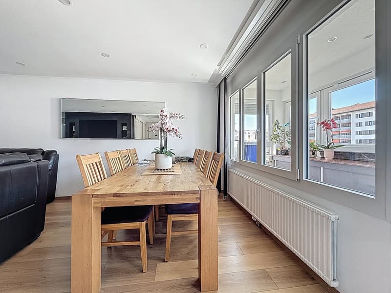 Spacieux appartement de 5.5 pièces contemporain avec veranda lumineuse (4)