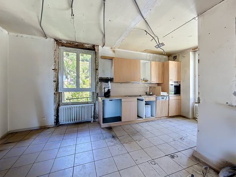 Villa à rénover avec énorme potentiel à Cressier (6)
