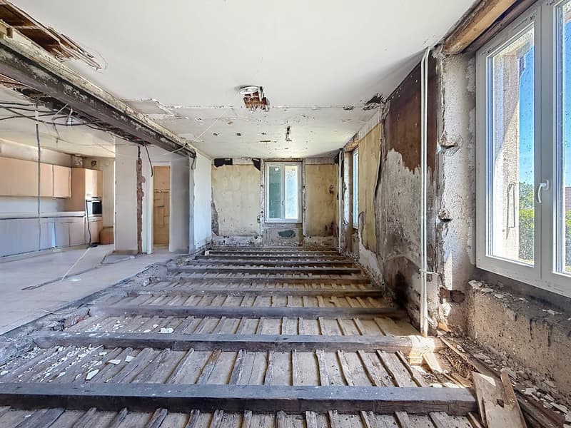 Villa à rénover avec énorme potentiel à Cressier (3)